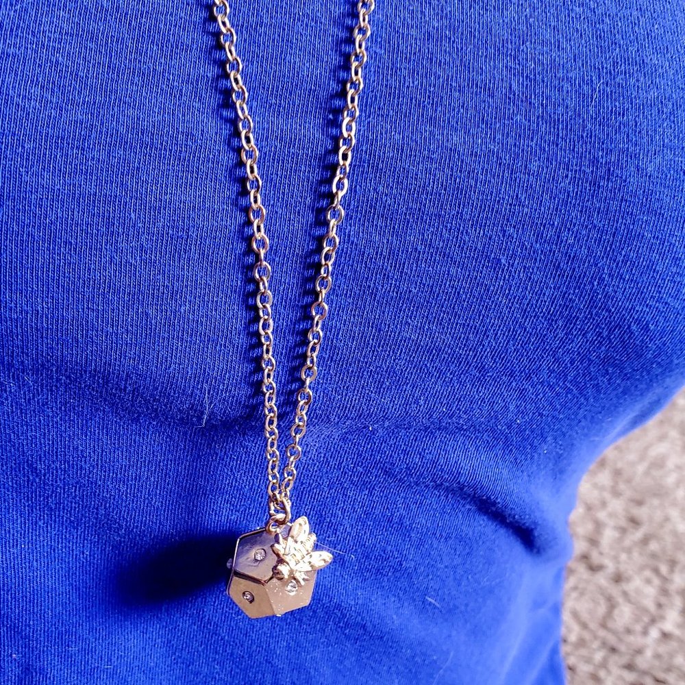 30" Long Gold Tone Geometric Fly Pendant Necklace